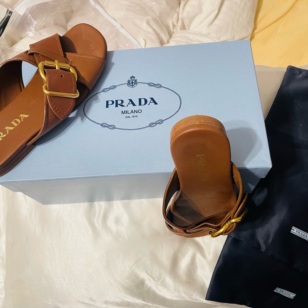 Original Prada Sandals size 35 Brandy color super comfy - Picture 4 of 8